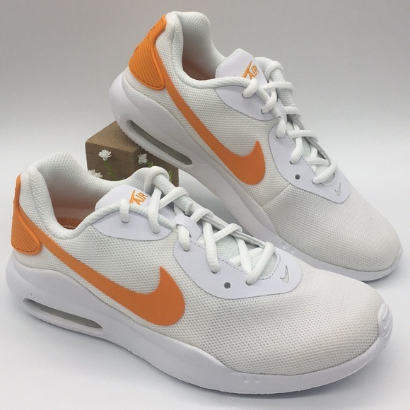 WMNS NIKE AIR MAX OKETO white/orange peel - Picture 1 of 8